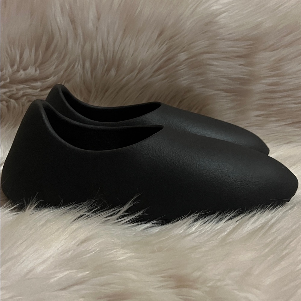 YZY-01 Shoes